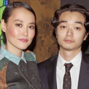 染谷将太と菊地凛子夫婦のツーショット画像