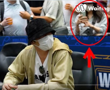 ポーカー大会で、田中圭の後ろに映るバケハ女性