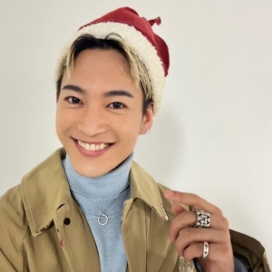 三山凌輝が指輪をつけている画像1