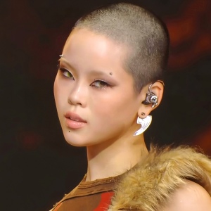 XGのCOCONA(ココナ)が、丸刈りにした時の顔画像