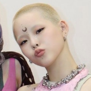 XGのメンバーで、坊主頭のCOCONA(ココナ)の顔画像