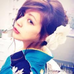 着物を着たモデル時代の九里聖莉奈