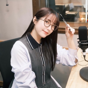 矢埜 愛茉(やのえま)がえまラジに出演しているところ