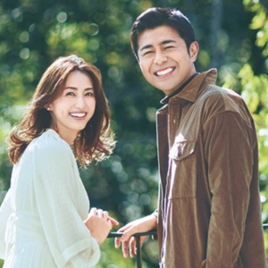 榎並大二郎と有村実樹の夫婦のツーショット